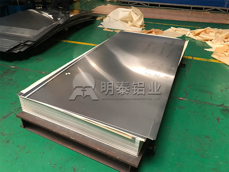 5052鋁板帶在汽車擋泥板中的應(yīng)用與優(yōu)勢(shì)