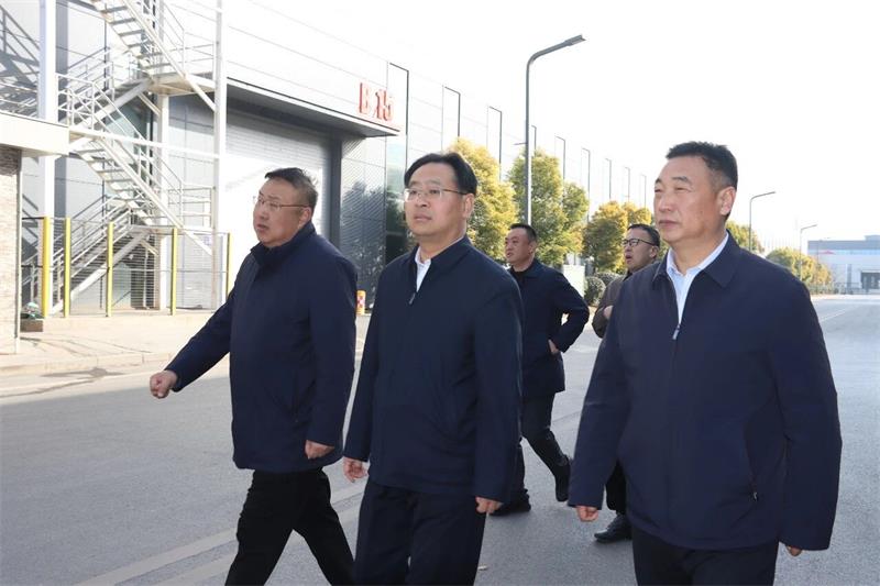 鞏義市委書記、市長郭程明蒞臨明泰鋁業(yè)慰問一線員工